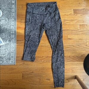 Black and White Patterned Leggings